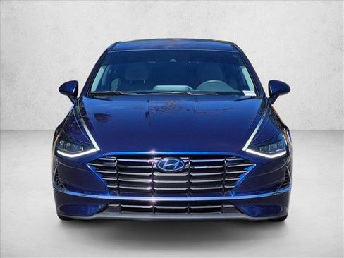 Used 2020 Hyundai Sonata SE FWD image 2
