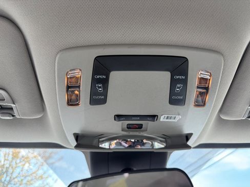 Used 2021 Toyota Sienna LE FWD image 23