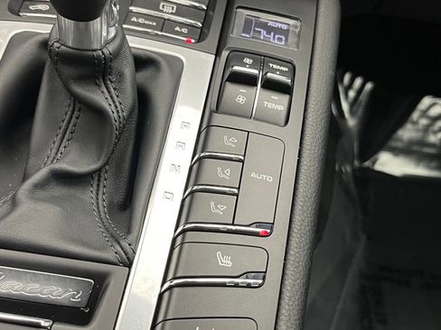 Used 2021 Porsche Macan image 19