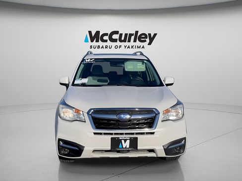 Used 2017 Subaru Forester 2.5i Premium w/ All-Weather Package AWD/4WD image 9
