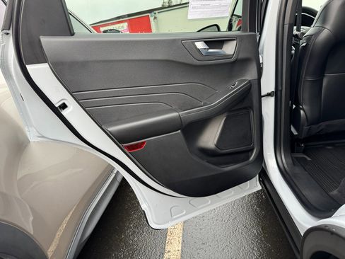 Used 2025 Ford Escape image 37