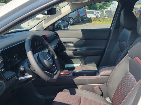 New 2026 Nissan Kicks SR w/ Cold Weather Package AWD/4WD image 12