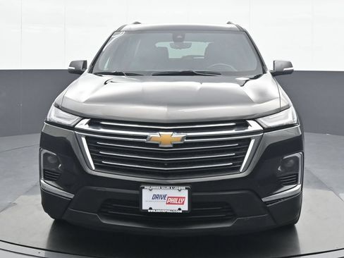 Used 2023 Chevrolet Traverse LT w/ LT Premium Package AWD/4WD image 1