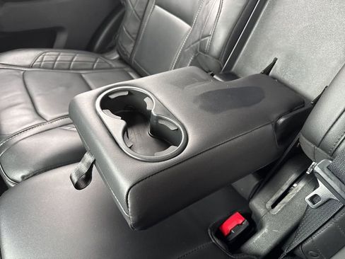 Used 2019 Ford Explorer Platinum image 54