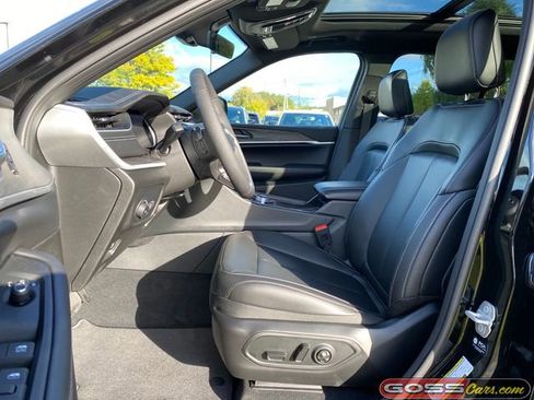 New 2025 Jeep Grand Cherokee Limited w/ Black Appearance Package image 25