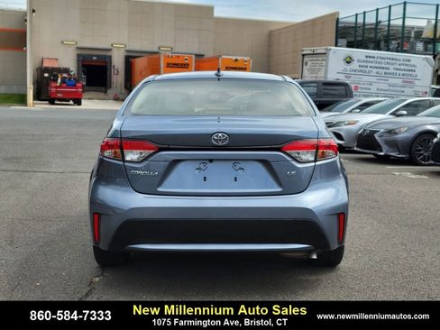 Used 2021 Toyota Corolla LE w/ LE Convenience Package image 4