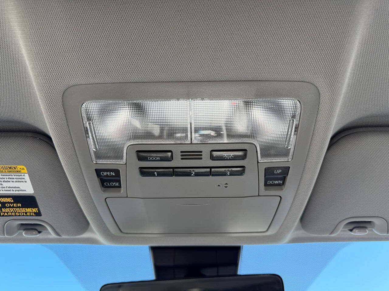 Used 2018 Toyota Highlander XLE AWD/4WD image 16