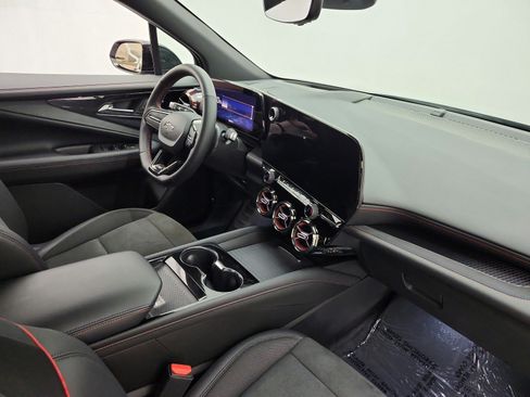 Used 2024 Chevrolet Blazer EV RS AWD/4WD image 17