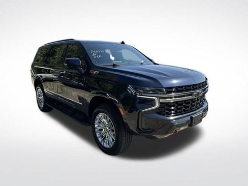 Used 2022 Chevrolet Tahoe Z71 w/ Luxury Package AWD/4WD image 6