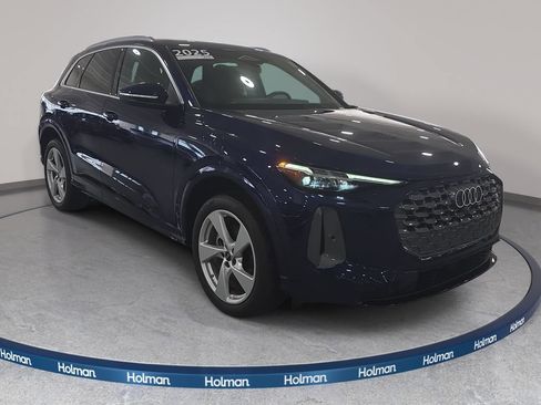 Certified 2025 Audi Q5 Premium w/ Premium Plus AWD/4WD image 3