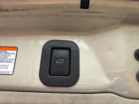 Used 2015 Toyota Sienna XLE image 19