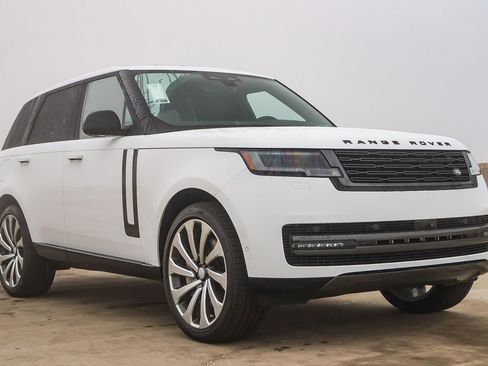 New 2025 Land Rover Range Rover SE image 3