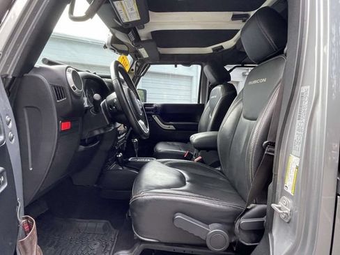 Used 2017 Jeep Wrangler Unlimited Rubicon AWD/4WD image 14
