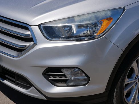 Used 2017 Ford Escape SE AWD/4WD image 16