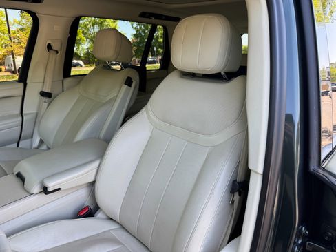 Used 2023 Land Rover Range Rover Long Wheelbase Autobiography image 24