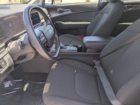 Certified 2026 Kia Sportage LX FWD image 25
