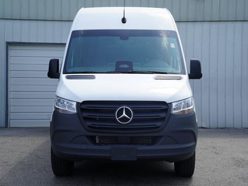 Used 2025 Mercedes-Benz Sprinter 2500 image 3