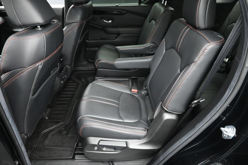 Used 2025 Honda Pilot TrailSport image 15
