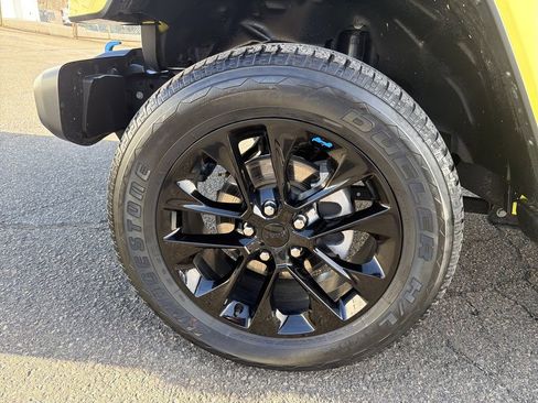 Used 2023 Jeep Wrangler Unlimited Sahara w/ Cold Weather Group image 30