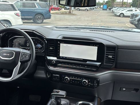 Used 2024 GMC Sierra 1500 SLT w/ SLT Convenience Package AWD/4WD image 25