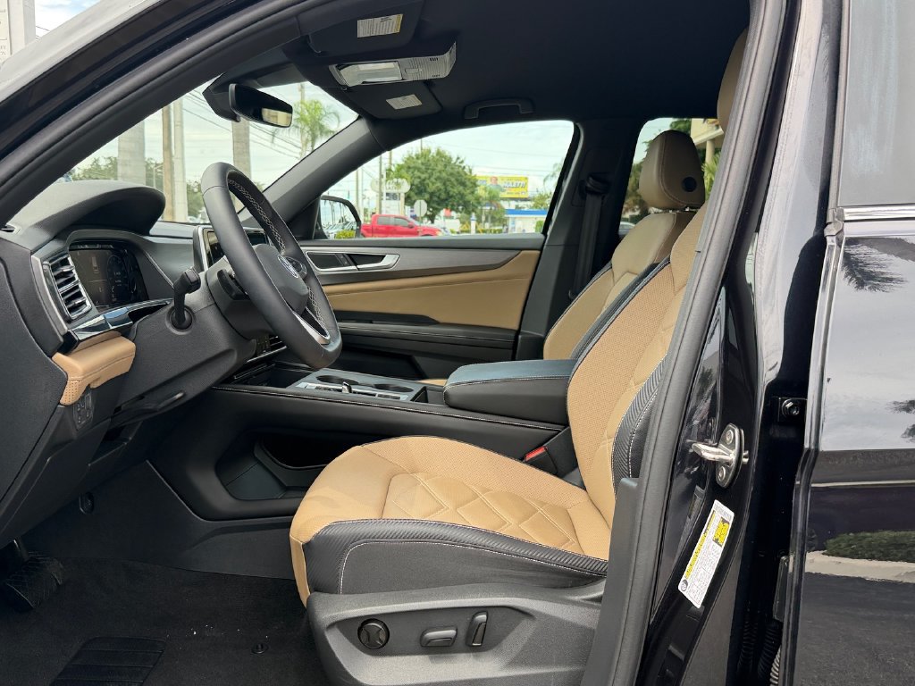 Used 2024 Volkswagen Atlas Cross Sport SE FWD image 10