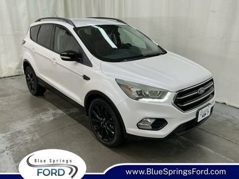Used 2017 Ford Escape Titanium FWD image 1