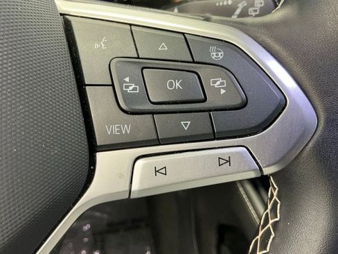 Used 2025 Volkswagen Atlas SE FWD image 60