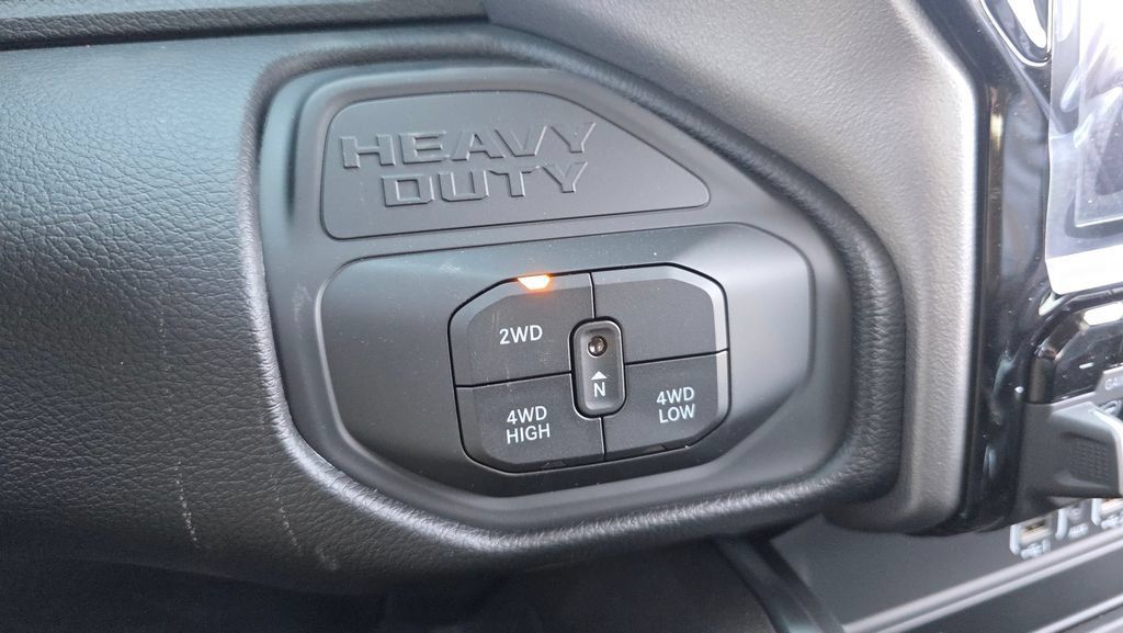 New 2026 RAM 3500 Big Horn AWD/4WD image 37
