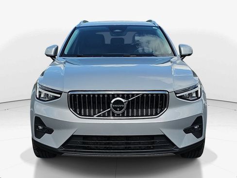 Used 2025 Volvo XC40 B5 Plus AWD/4WD image 12