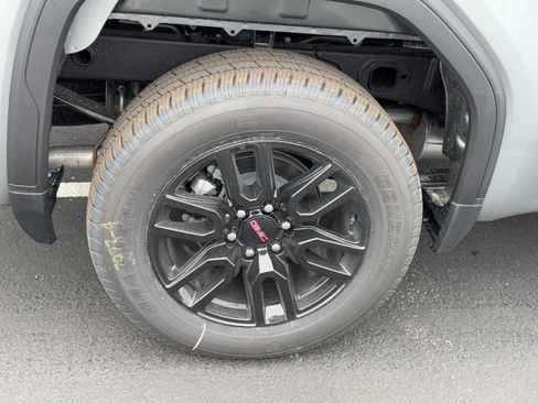 New 2026 GMC Sierra 1500 Elevation image 5