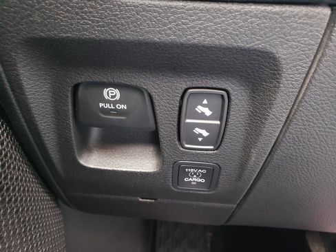 Used 2025 RAM 1500 Big Horn AWD/4WD image 22
