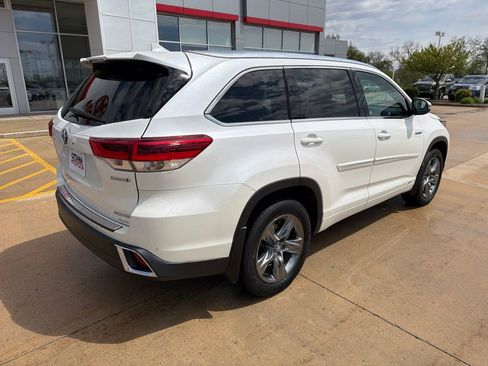 Used 2017 Toyota Highlander Limited Platinum AWD/4WD image 6