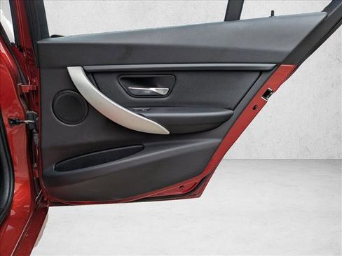 Used 2018 BMW 320i xDrive Sedan image 29