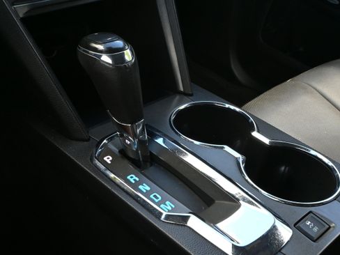 Used 2017 Chevrolet Equinox Premier w/ Enhanced Convenience Package image 26