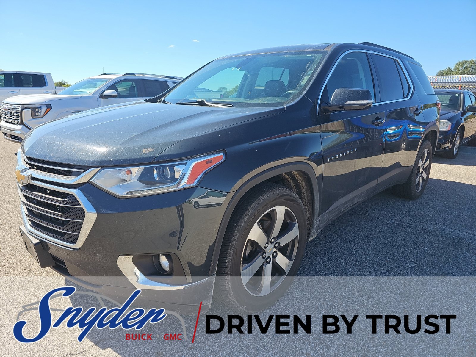 Used 2019 Chevrolet Traverse LT w/ LT Premium Package AWD/4WD image 2
