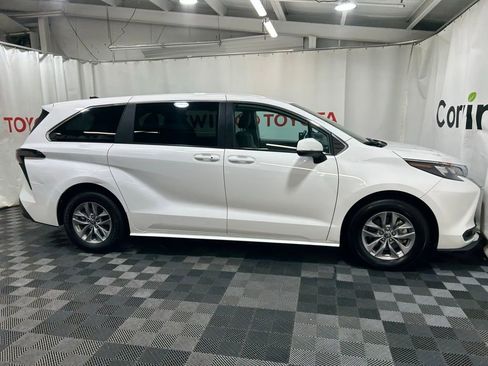 Used 2024 Toyota Sienna LE image 10