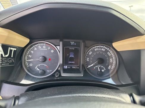 Used 2017 Toyota Tacoma TRD Sport w/ Tow Package image 24