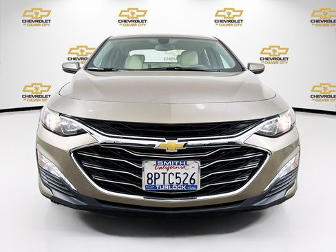 Used 2020 Chevrolet Malibu LT FWD image 2