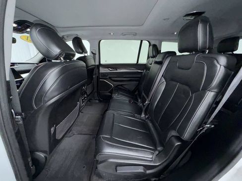 Used 2021 Jeep Grand Cherokee L Limited AWD/4WD image 13