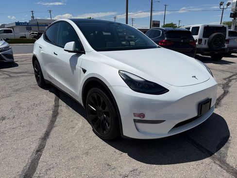 Used 2023 Tesla Model Y Long Range AWD/4WD image 2