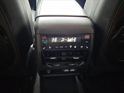 Used 2021 Jeep Grand Cherokee L Summit image 18