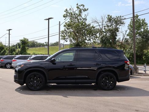New 2026 Honda Pilot Black Edition image 4