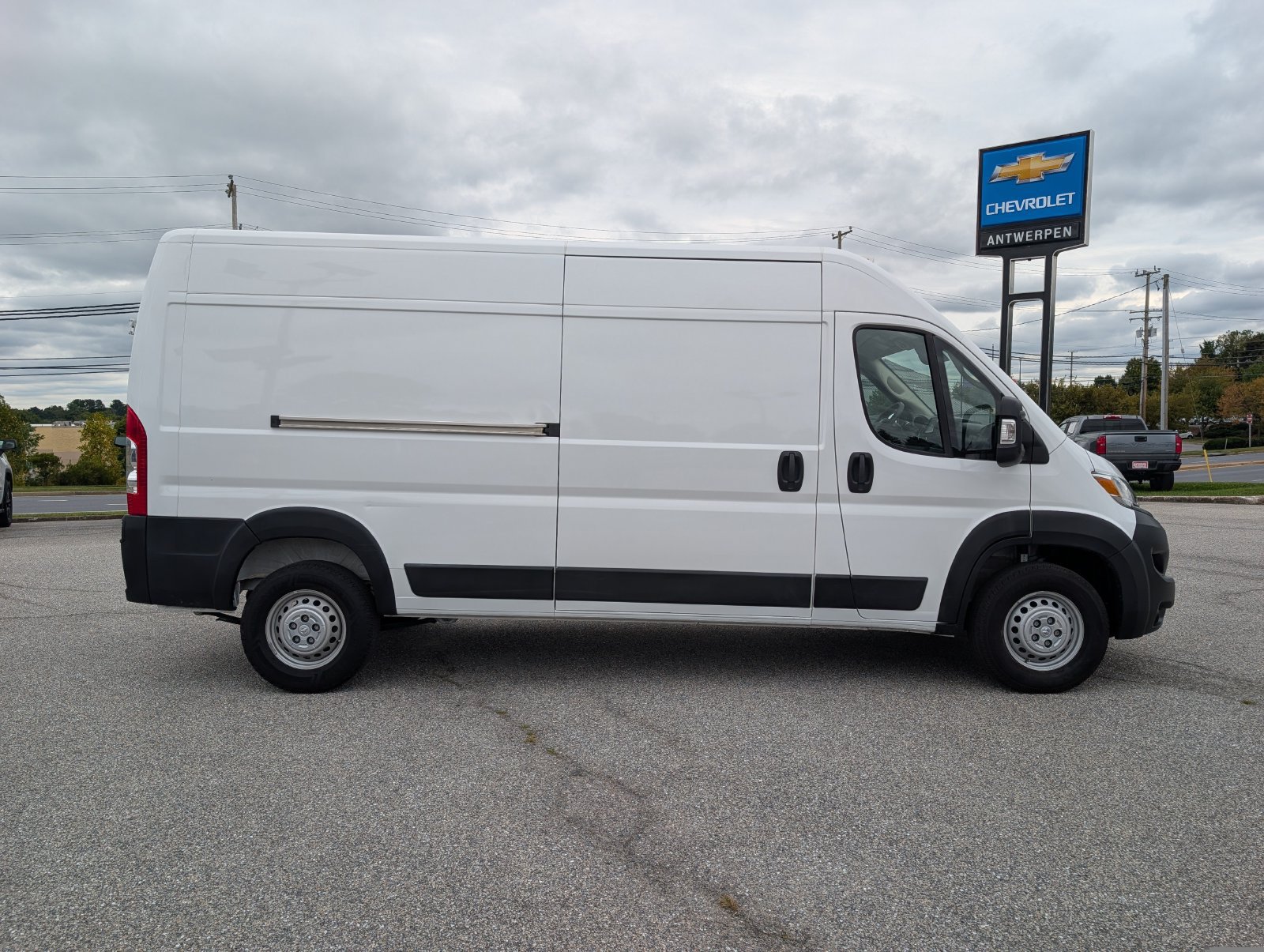 Used 2025 RAM ProMaster 2500 w/ Convenience Group FWD image 2