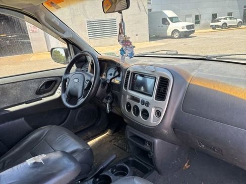 Used 2004 Ford Escape XLT FWD image 12