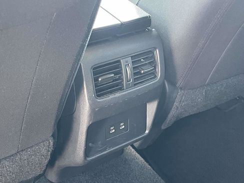 Used 2025 Nissan Rogue SV FWD image 11