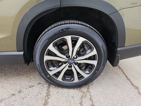 Certified 2023 Subaru Forester Limited image 37