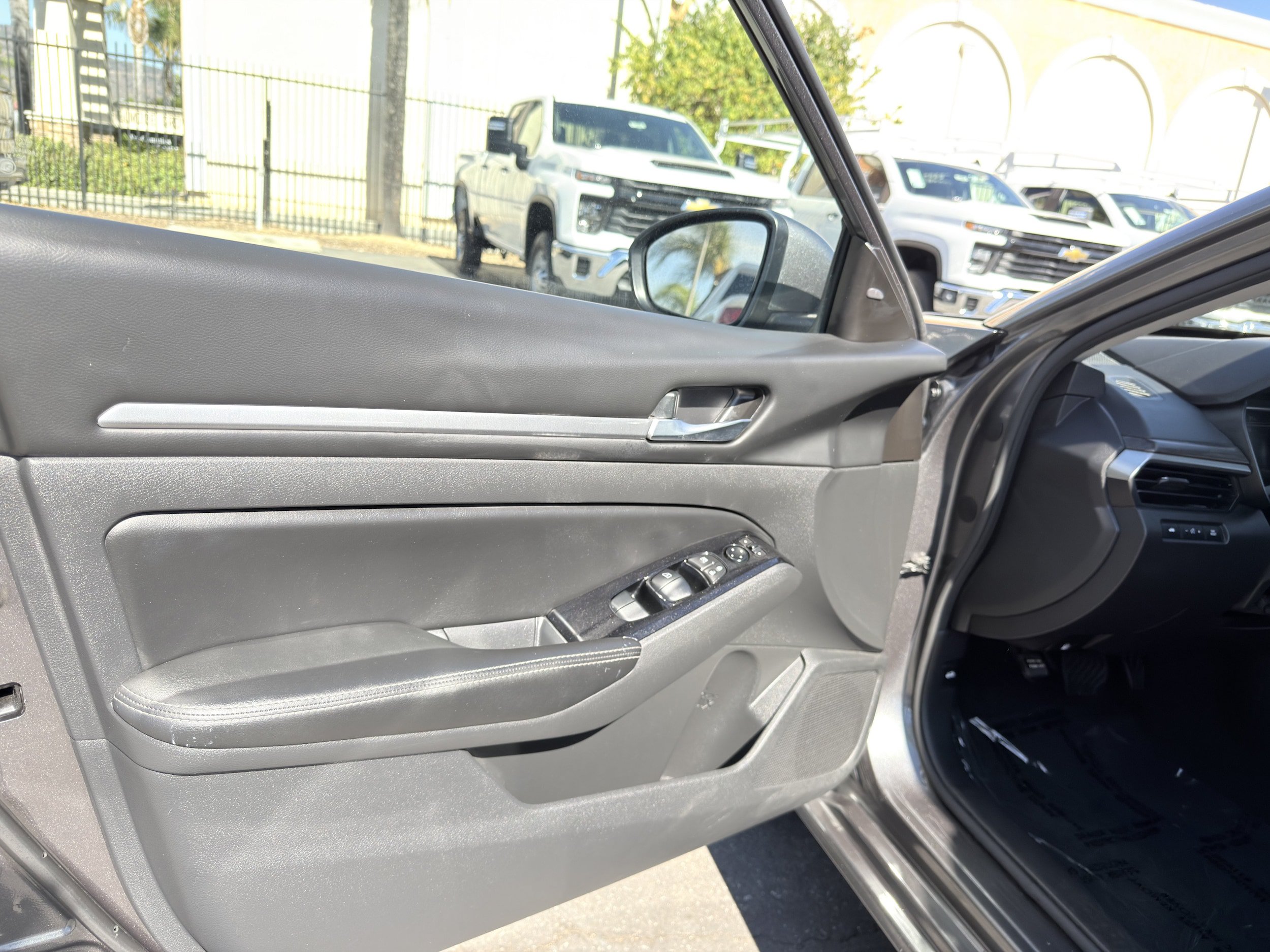 Used 2023 Nissan Altima 2.5 SV FWD image 22