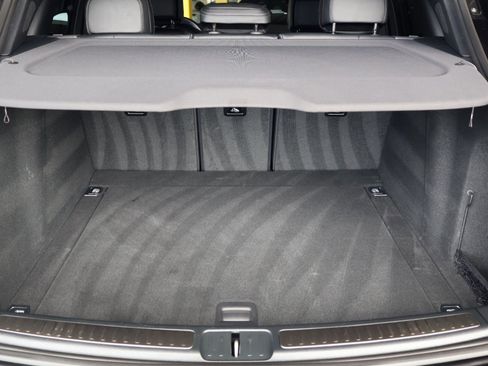 Certified 2025 Porsche Macan w/ Premium Package Plus AWD/4WD image 20