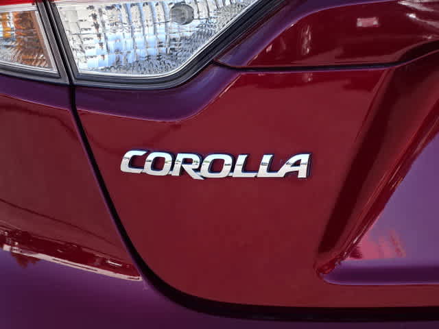 Used 2023 Toyota Corolla SE w/ Carpet Mat Package (TMS) FWD image 10