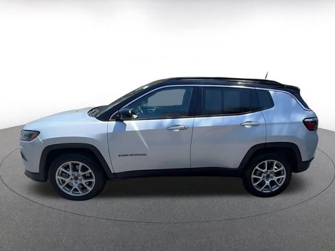Used 2025 Jeep Compass Limited AWD/4WD image 9